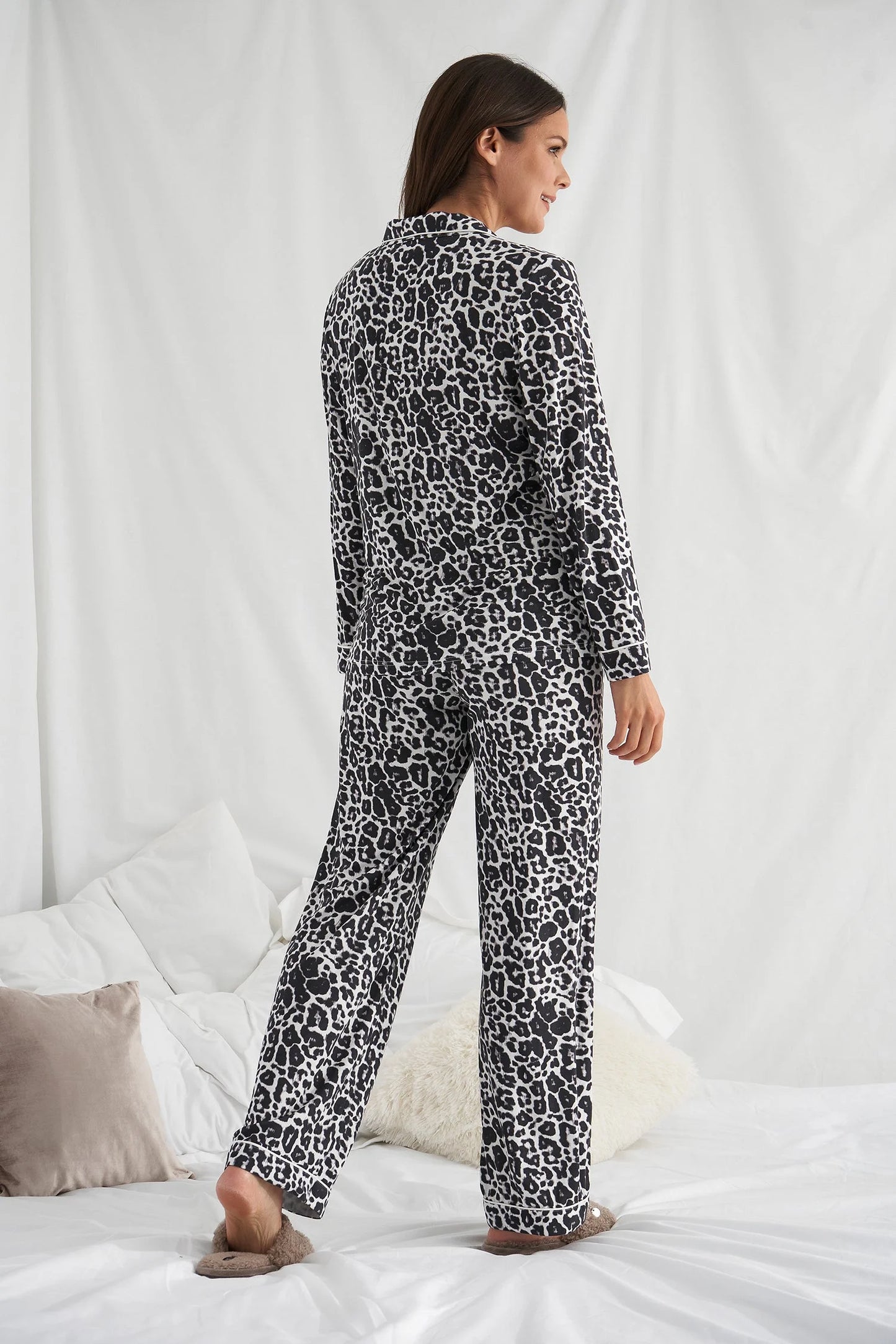 Women'S Soft Breathable Bamboo Long Pajama Set in Luxe Leopard Print